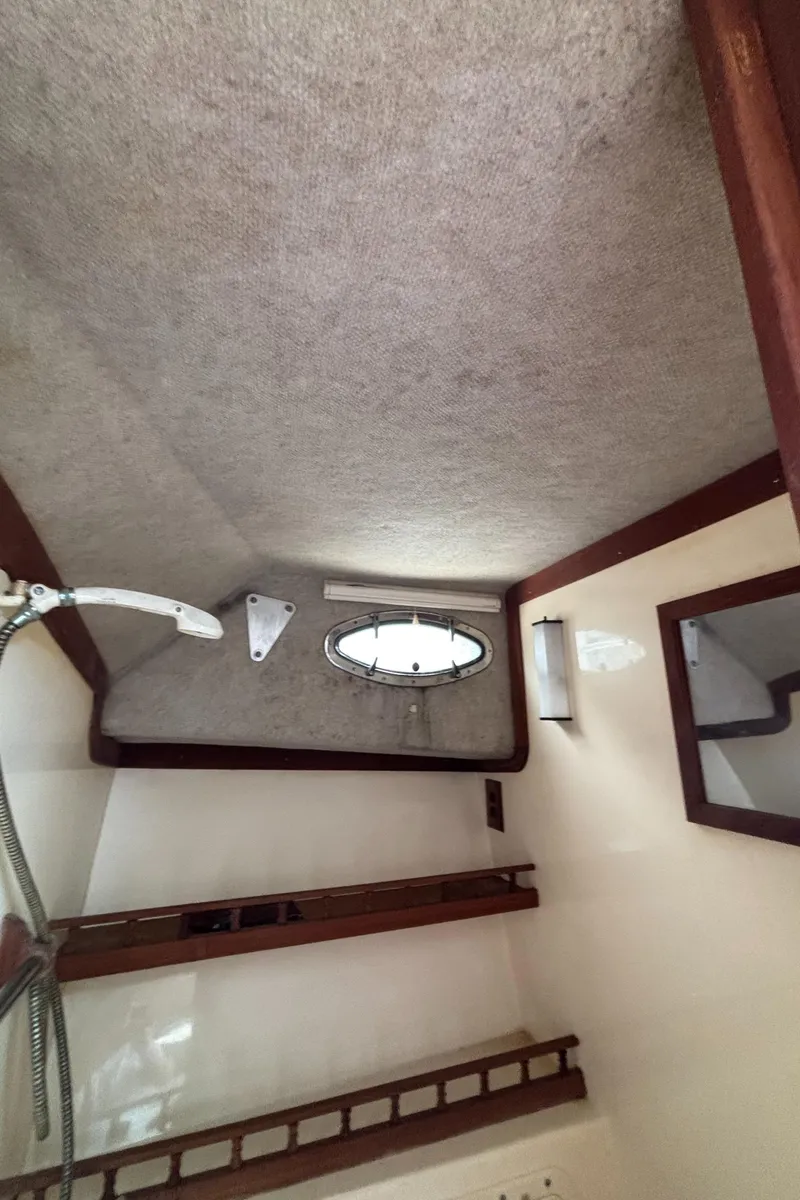 Slide: The Image of Albemarle 275 Express 1996 - 25