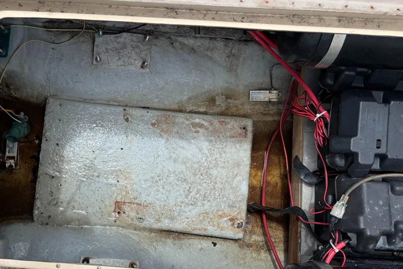 Slide: The Image of Albemarle 275 Express 1996 - 27