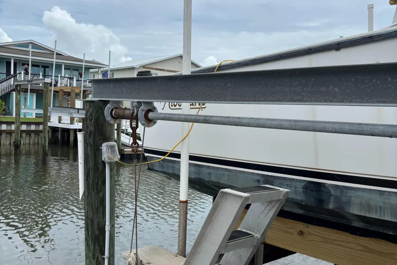 Slide: The Image of Albemarle 275 Express 1996 - 4