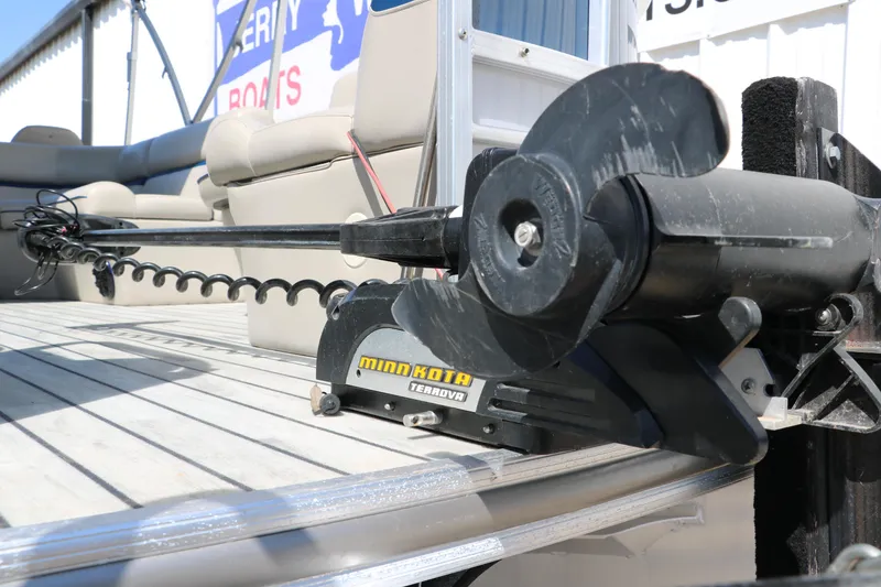 Slide: The Image of 2017 Berkshire 211RFC CTS boat with Minn Kota Terrova trolling motor on deck. - 8