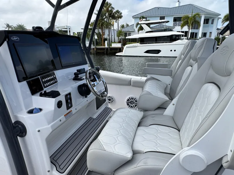 Slide: The Image of Sea Fox 328 Commander 2023 - 59