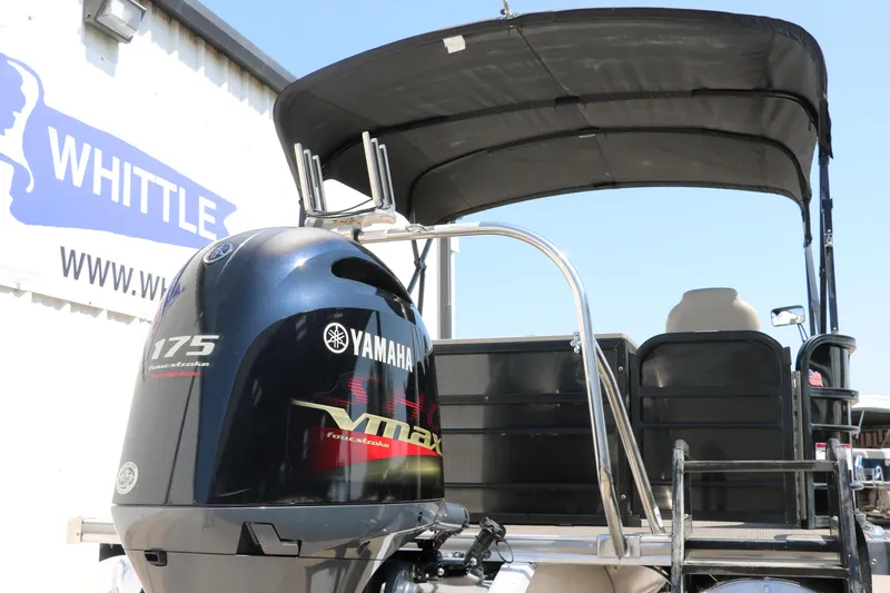 Slide: The Image of 2019 Berkshire 211RFC CTS pontoon boat with Yamaha VMAX 175 engine. - 4