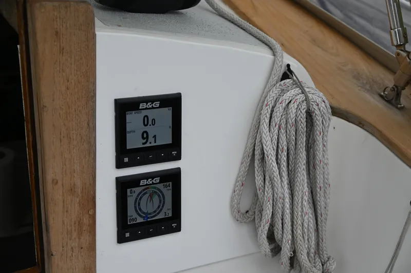 Slide: The Image of B&G instruments on 1984 Southern Cross 39 sailboat with coiled rope. - 23