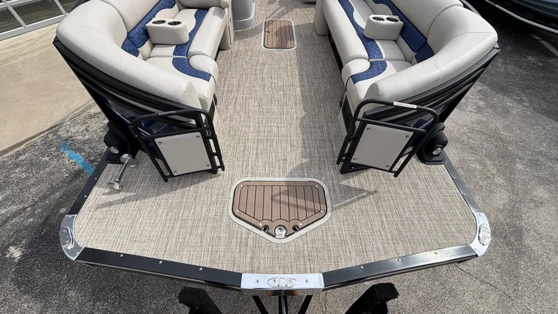 Slide: The Image of 2025 JC Neptoon 25TT Sport pontoon boat with spacious seating and modern design. - 43