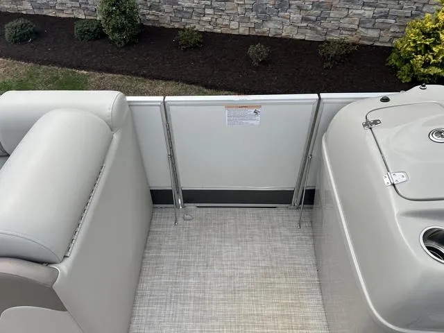 Slide: The Image of South Bay 500 Series 523CR 2.75 2020 - 12