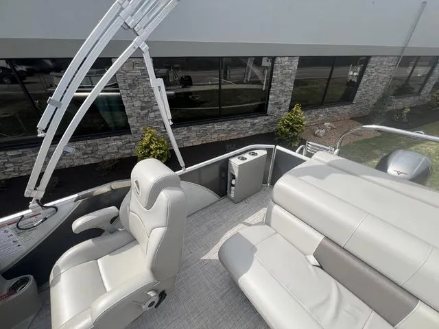 Slide: The Image of South Bay 500 Series 523CR 2.75 2020 - 14