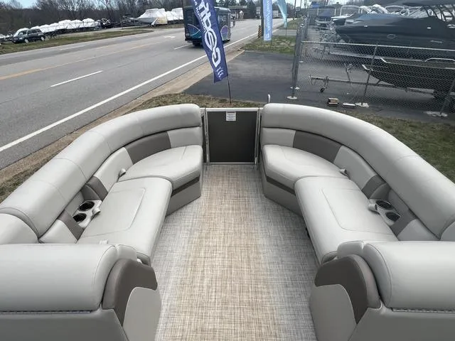 Slide: The Image of South Bay 500 Series 523CR 2.75 2020 - 9