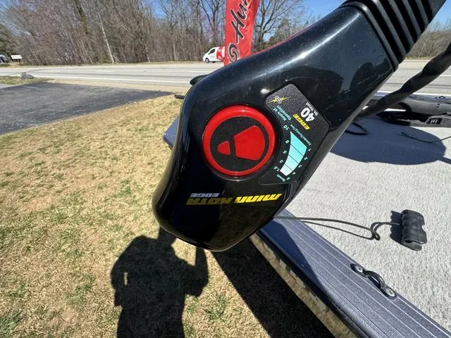 Slide: The Image of Trolling motor control on a 2007 G3 Eagle 165 boat, outdoors. - 8