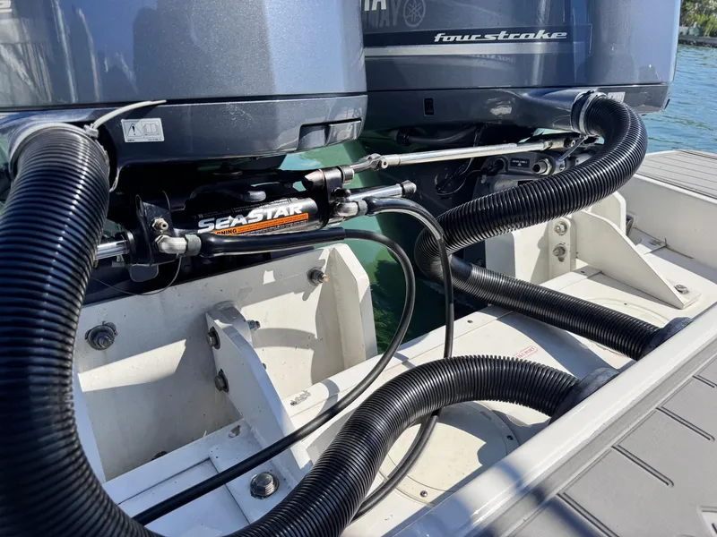 Slide: The Image of 2021 Robalo R317 Dual Console boat with Yamaha four-stroke engines and SeaStar hydraulic steering. - 38