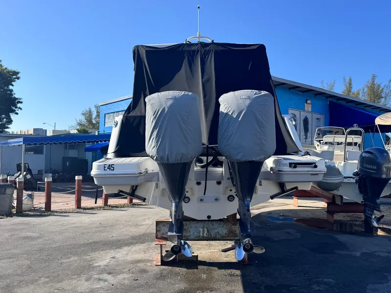 Slide: The Image of Robalo R317 Dual Console 2021 - 50