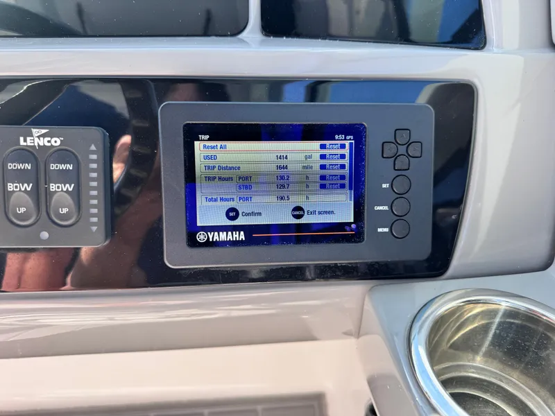 Slide: The Image of Robalo R317 Dual Console 2021 - 58