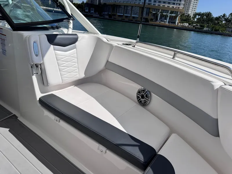 Slide: The Image of Robalo R317 Dual Console 2021 - 70