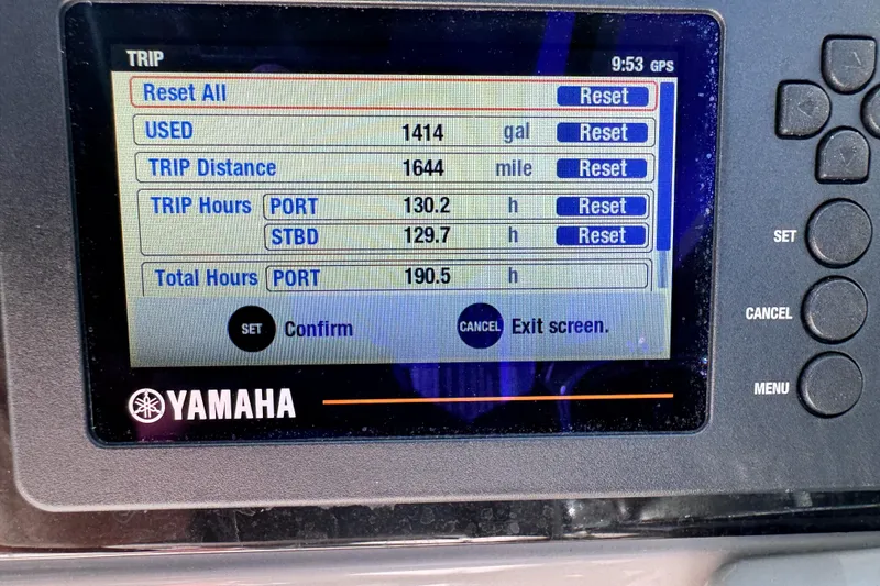 Slide: The Image of Robalo R317 Dual Console 2021 - 75