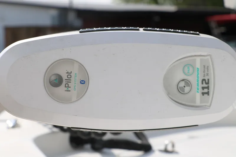 Slide: The Image of Trolling motor with iPilot technology on 2017 Sea Hunt BX22BR boat. - 16