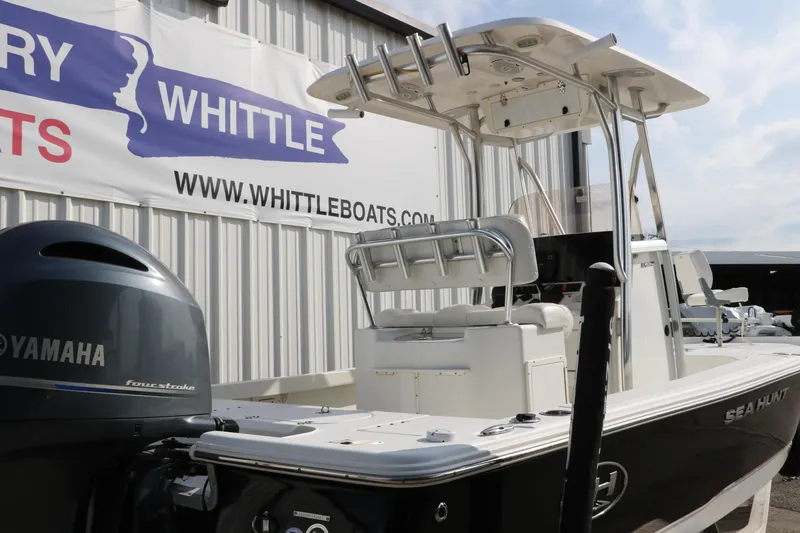 Slide: The Image of 2017 Sea Hunt BX22BR boat with Yamaha engine at Whittle Boats dealership. - 4