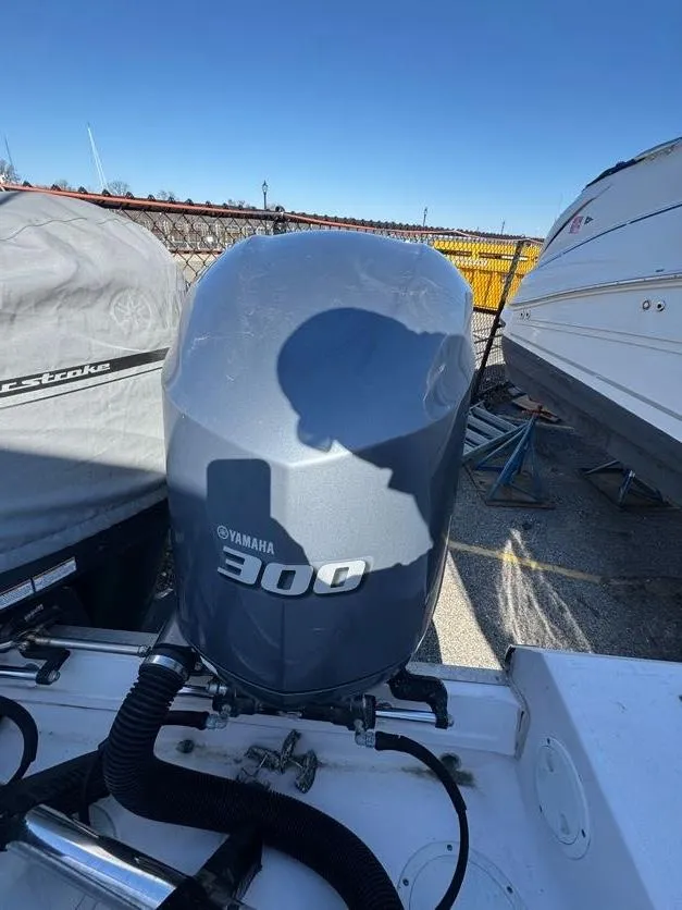 Slide: The Image of Yamaha 300 outboard motor on a 2000 Grady-White Bimini 306 boat. - 33