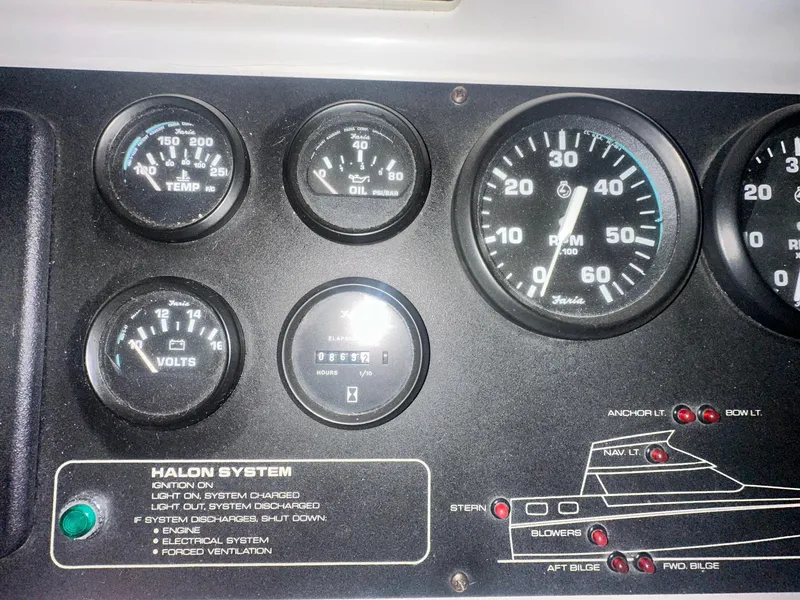 Slide: The Image of Silverton 34 Motor Yacht 1992 - 22