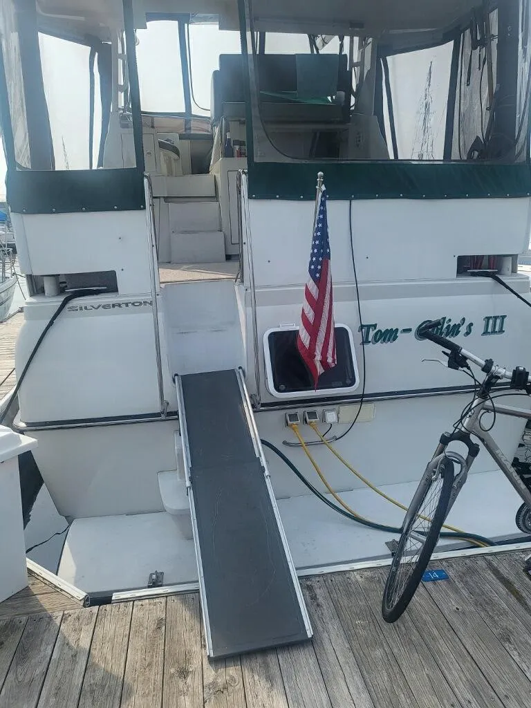 Slide: The Image of Silverton 34 Motor Yacht 1992 - 3