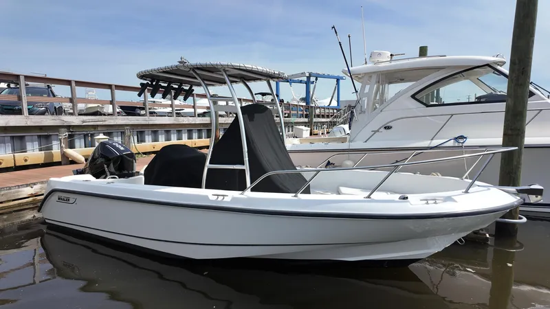 Slide: The Image of Boston Whaler 210 Outrage 2002 - 0