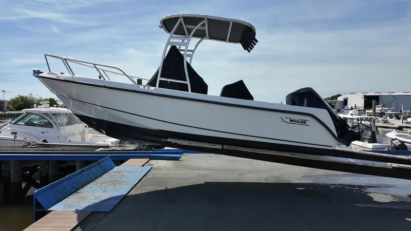 Slide: The Image of Boston Whaler 210 Outrage 2002 - 14