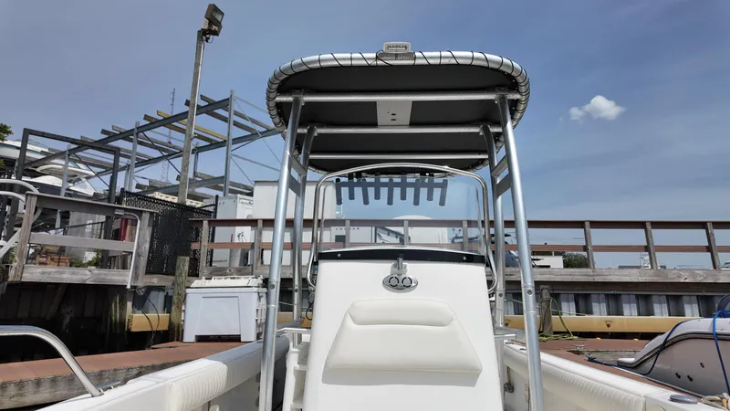 Slide: The Image of Boston Whaler 210 Outrage 2002 - 7