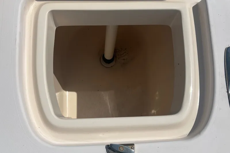 Slide: The Image of Livewell compartment on a 2007 Grady-White Tournament 275 boat. - 24