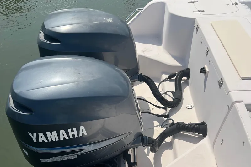 Slide: The Image of 2007 Grady-White Tournament 275 boat with dual Yamaha outboard engines. - 25