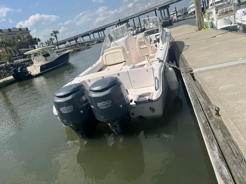 Slide: The Image of 2007 Grady-White Tournament 275 boat docked with twin 200 horsepower engines. - 27