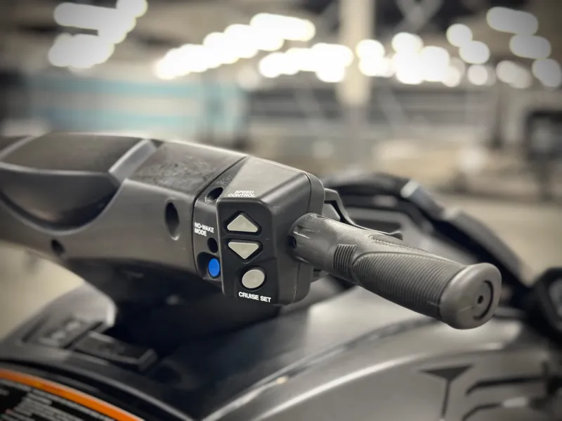 Slide: The Image of 2021 Yamaha WaveRunner FX Cruiser SVHO handlebar controls in focus. - 9