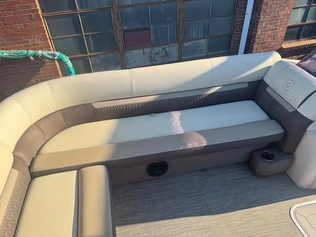 Slide: The Image of Godfrey Sweetwater 2286 SFL Tritoon - Yamaha 150 2019 - 8