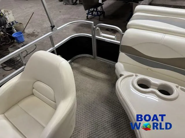 Slide: The Image of Bennington 2050 GS Pontoon 2006 - 10