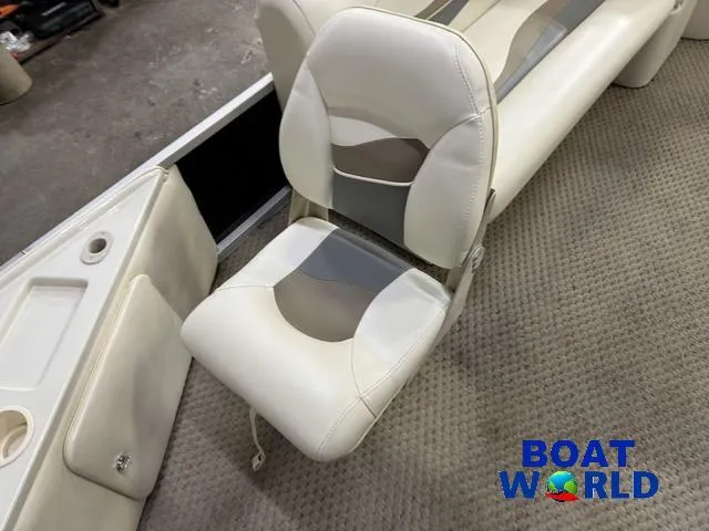 Slide: The Image of Bennington 2050 GS Pontoon 2006 - 15