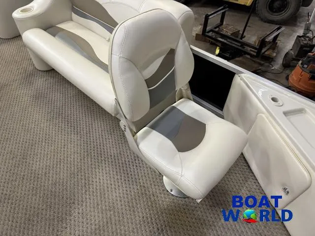 Slide: The Image of Bennington 2050 GS Pontoon 2006 - 16