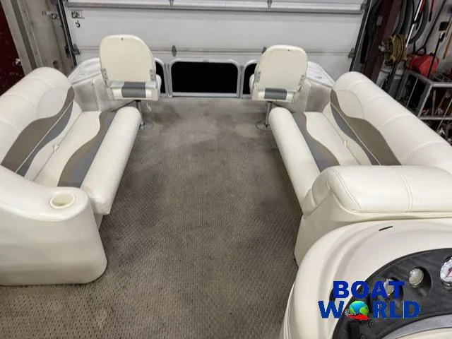 Slide: The Image of Bennington 2050 GS Pontoon 2006 - 2