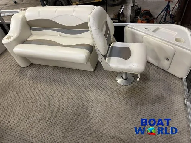 Slide: The Image of Bennington 2050 GS Pontoon 2006 - 22