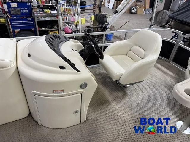 Slide: The Image of Bennington 2050 GS Pontoon 2006 - 25