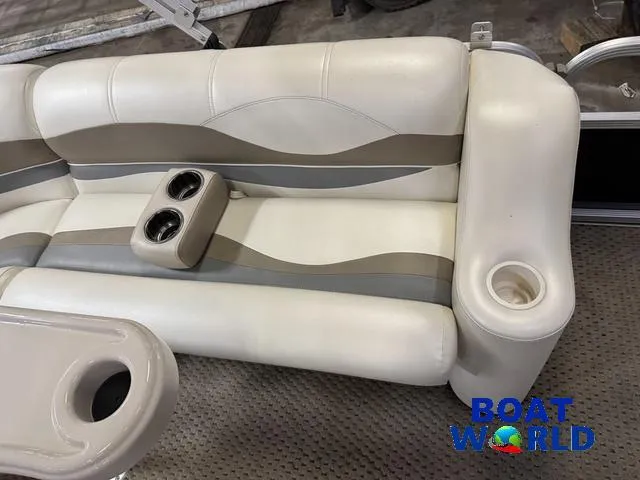 Slide: The Image of Bennington 2050 GS Pontoon 2006 - 33