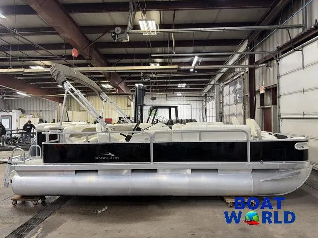 Slide: The Image of Bennington 2050 GS Pontoon 2006 - 38