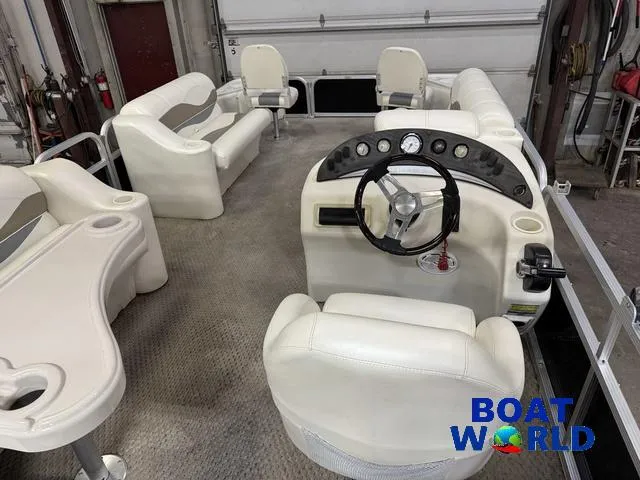 Slide: The Image of Bennington 2050 GS Pontoon 2006 - 6