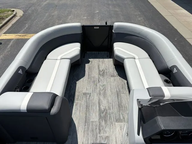 Slide: The Image of Viaggio X22U / Suzuki DF200ATXSS / IN STOCK! 2025 - 13