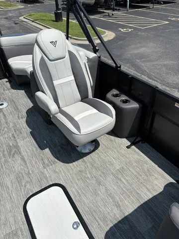 Slide: The Image of Viaggio X22U / Suzuki DF200ATXSS / IN STOCK! 2025 - 15