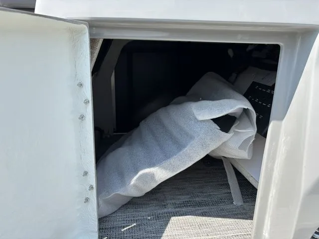 Slide: The Image of Viaggio X22U / Suzuki DF200ATXSS / IN STOCK! 2025 - 17