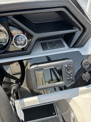 Slide: The Image of Viaggio X22U / Suzuki DF200ATXSS / IN STOCK! 2025 - 21