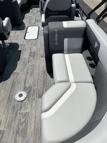 Slide: The Image of Viaggio X22U / Suzuki DF200ATXSS / IN STOCK! 2025 - 25