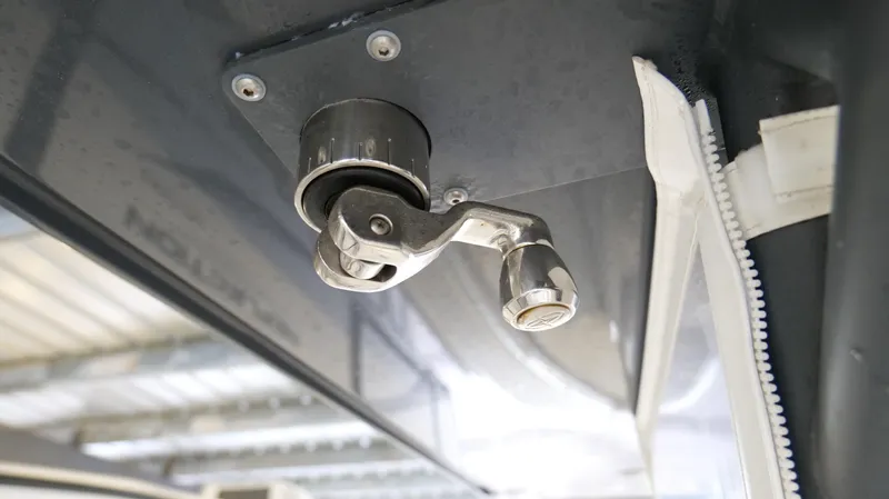 Slide: The Image of Yellowfin 34 Offshore 2022 - 52