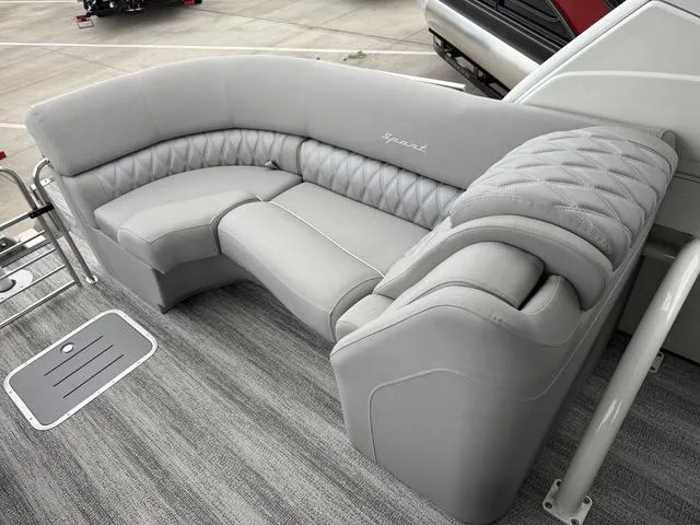 Slide: The Image of Bennington QX Quad Bench 25 QXFB 2025 - 10