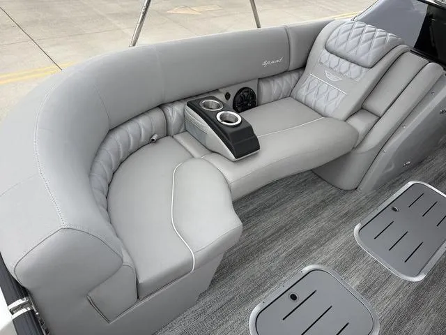 Slide: The Image of Bennington QX Quad Bench 25 QXFB 2025 - 6