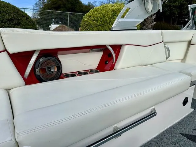 Slide: The Image of MasterCraft XT25 2020 - 14