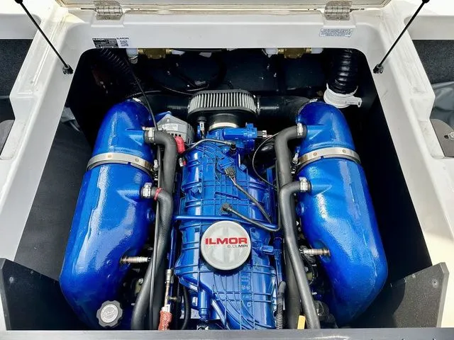 Slide: The Image of MasterCraft XT25 2020 - 26