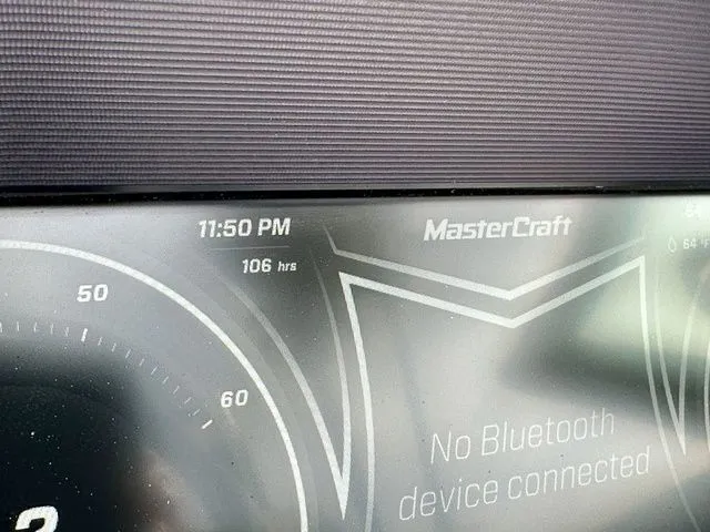 Slide: The Image of MasterCraft XT25 2020 - 28